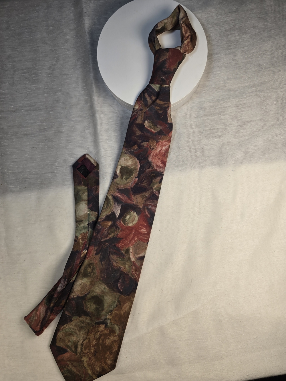 Geoffrey Beene Men’s Floral Necktie Burgundy Green Brown Abstract Vintage Style